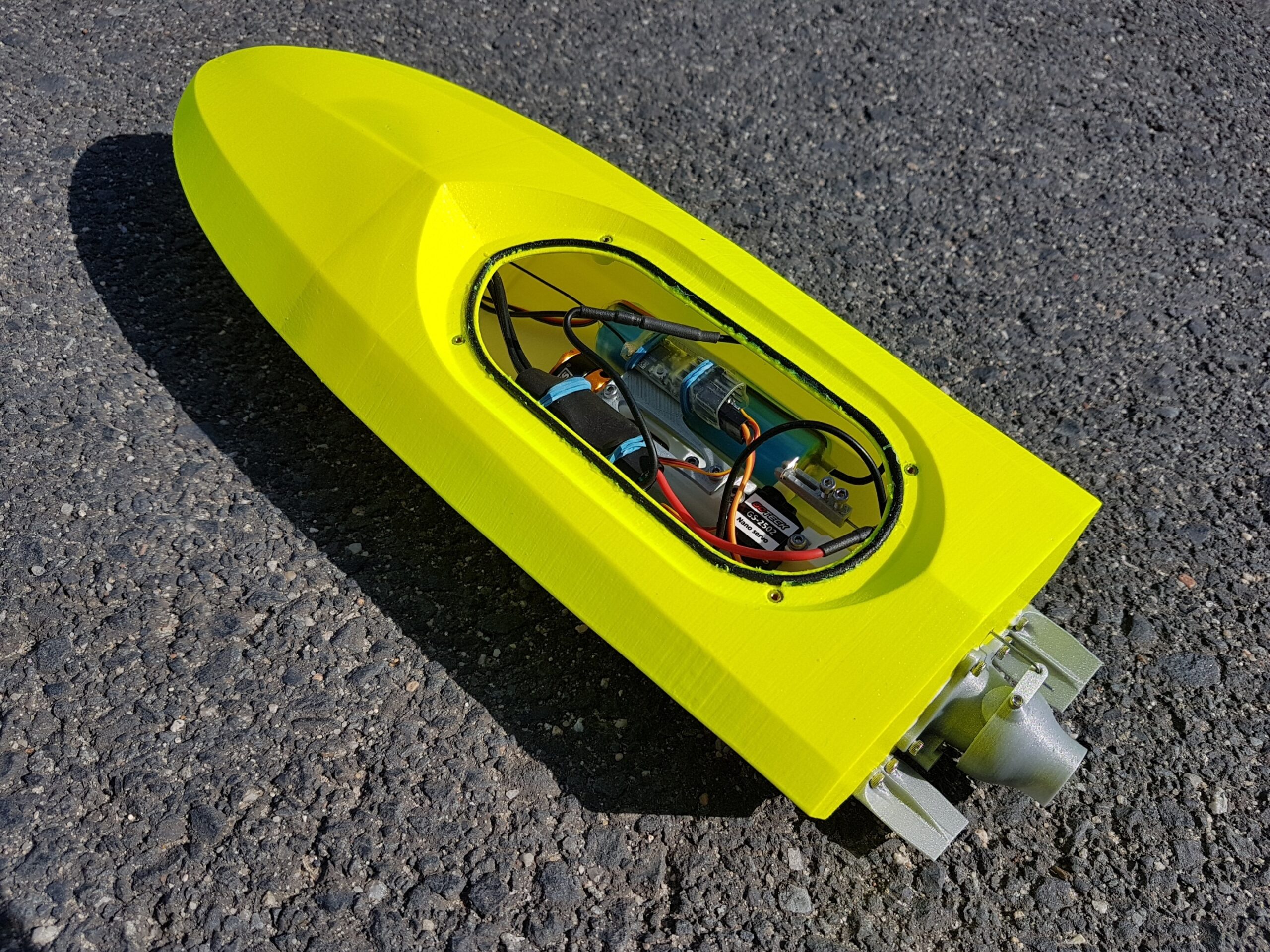 RC JET BOAT 300 - Image 2