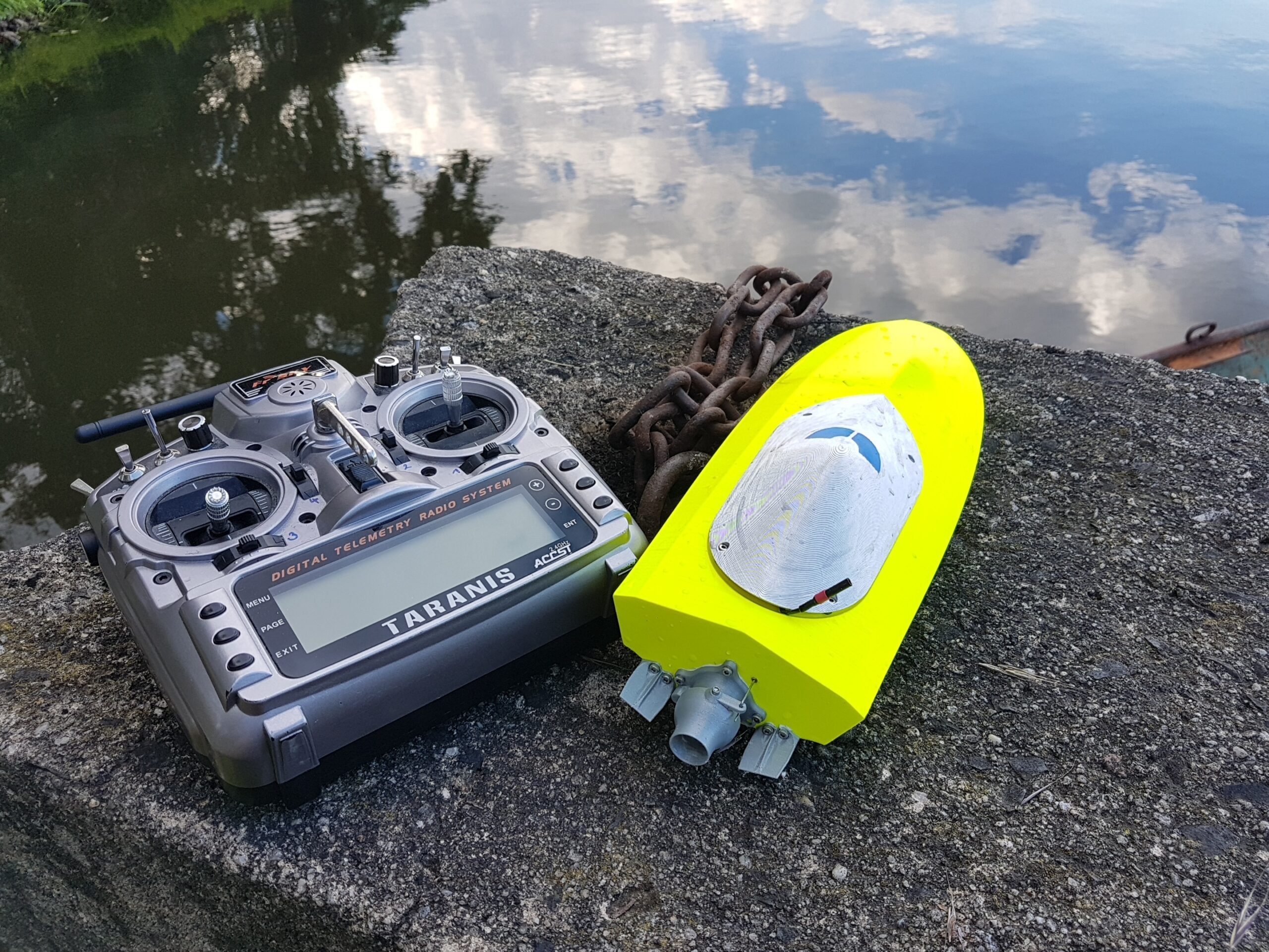RC JET BOAT 300 - Image 4