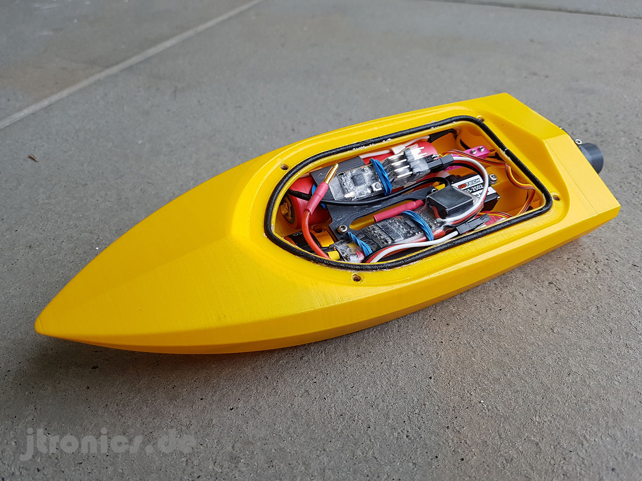 MINI RC JET BOAT 200 MONO - Image 9